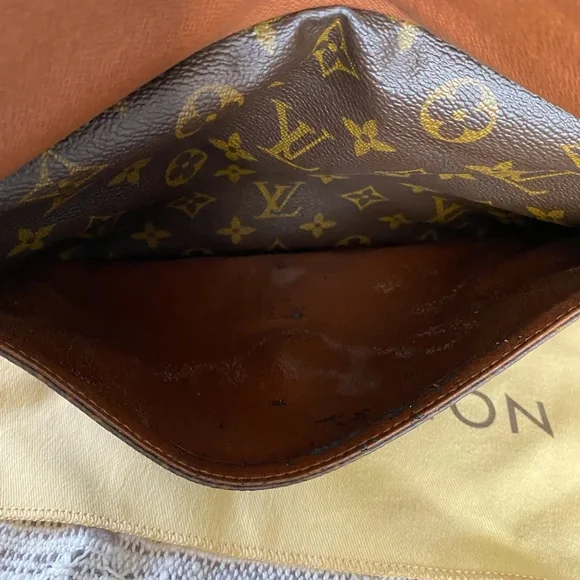 Louis Vuitton GM Jeune Fille Handbag - Picture 13 of 14